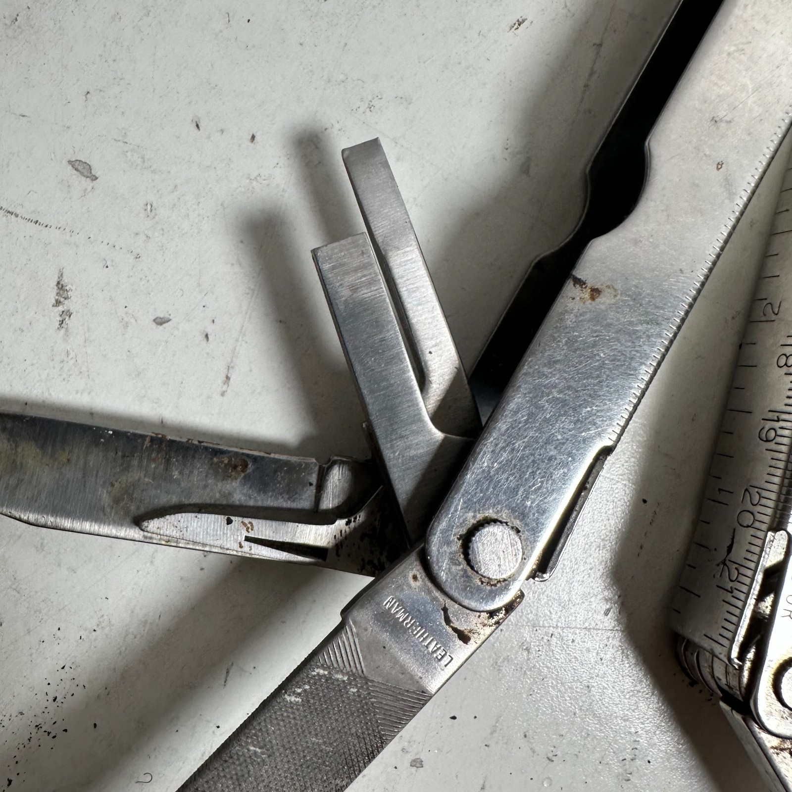 Leatherman Super Tool Silver Compact Plier Outdoor Multi-Tool USA Made