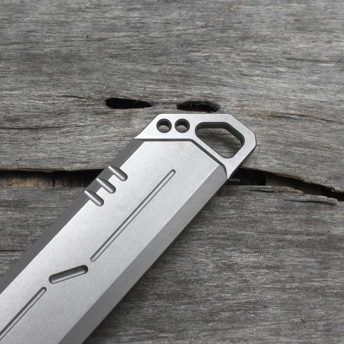 Titanium Crowbar Pry Bar Pocket EDC Pocket Tool Bottle Opener Pendant Open Box