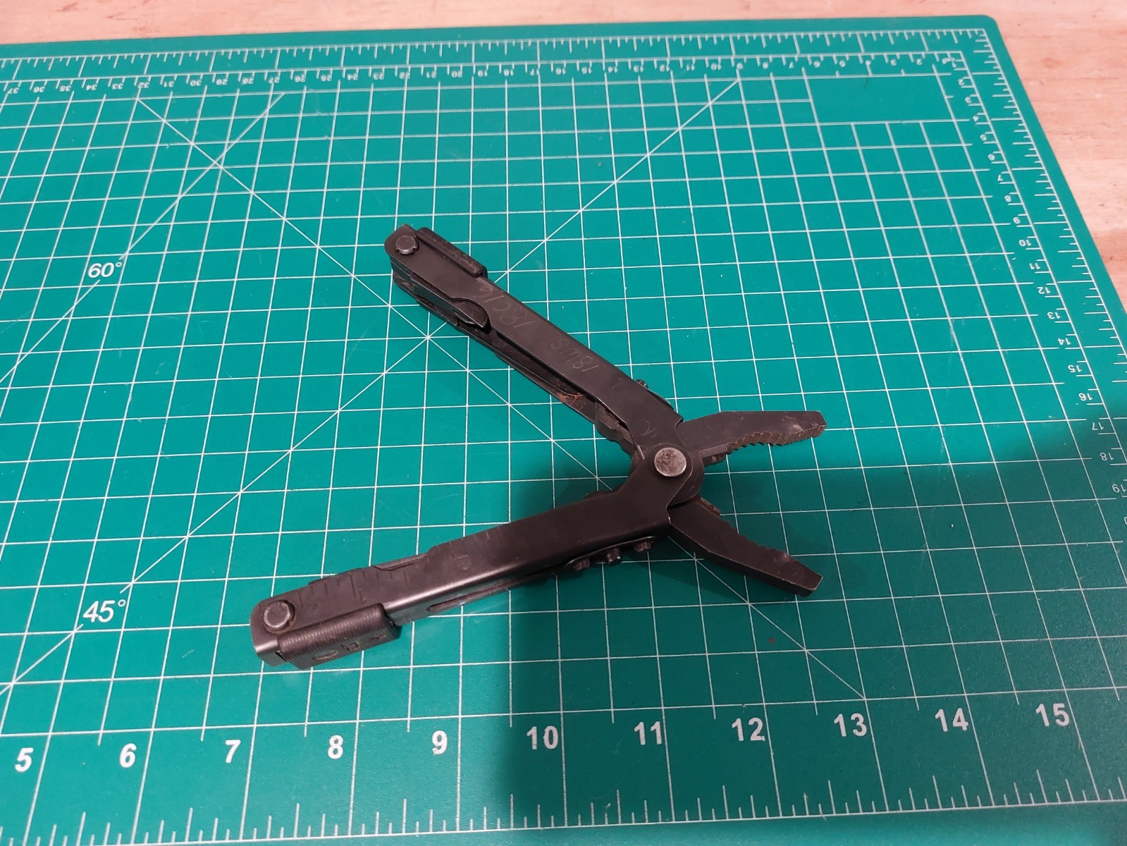 Gerber Multi-plier 600 MP 600 bluntnose Multi Tool Black Fair Shape