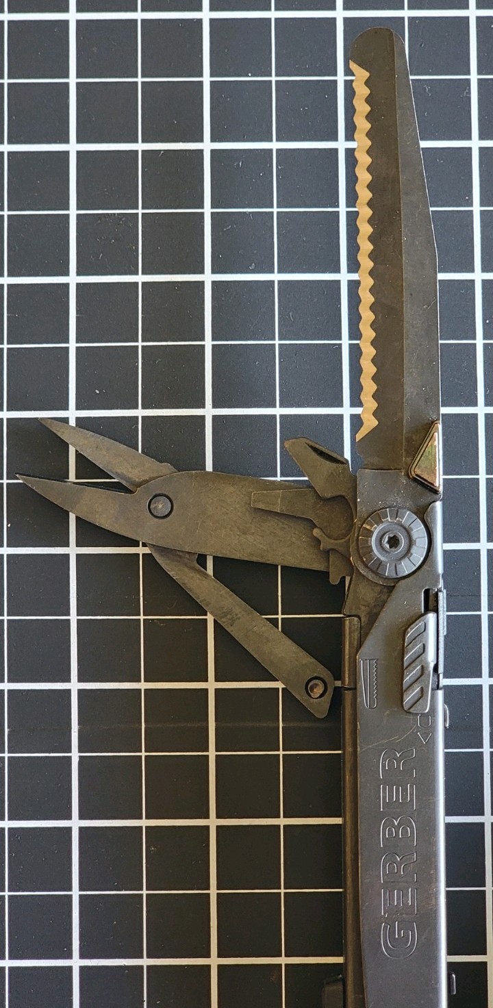 Gerber Freehand Multi-tool w/ Sheath (Black Oxide)