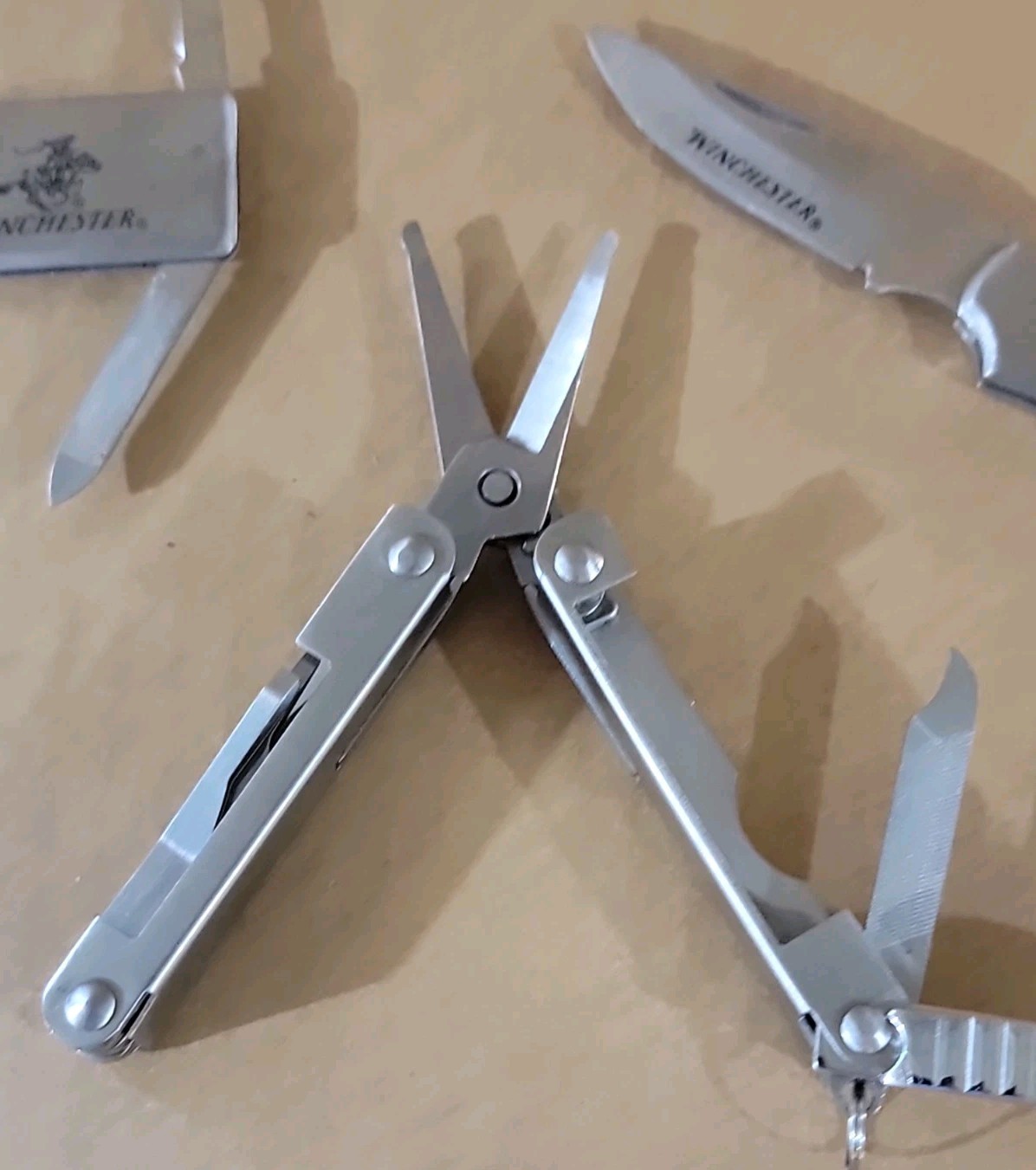 Winchester 3 Piece Mini Pocket Knife, Belt Clip Knife, Multi-Tool NICE!