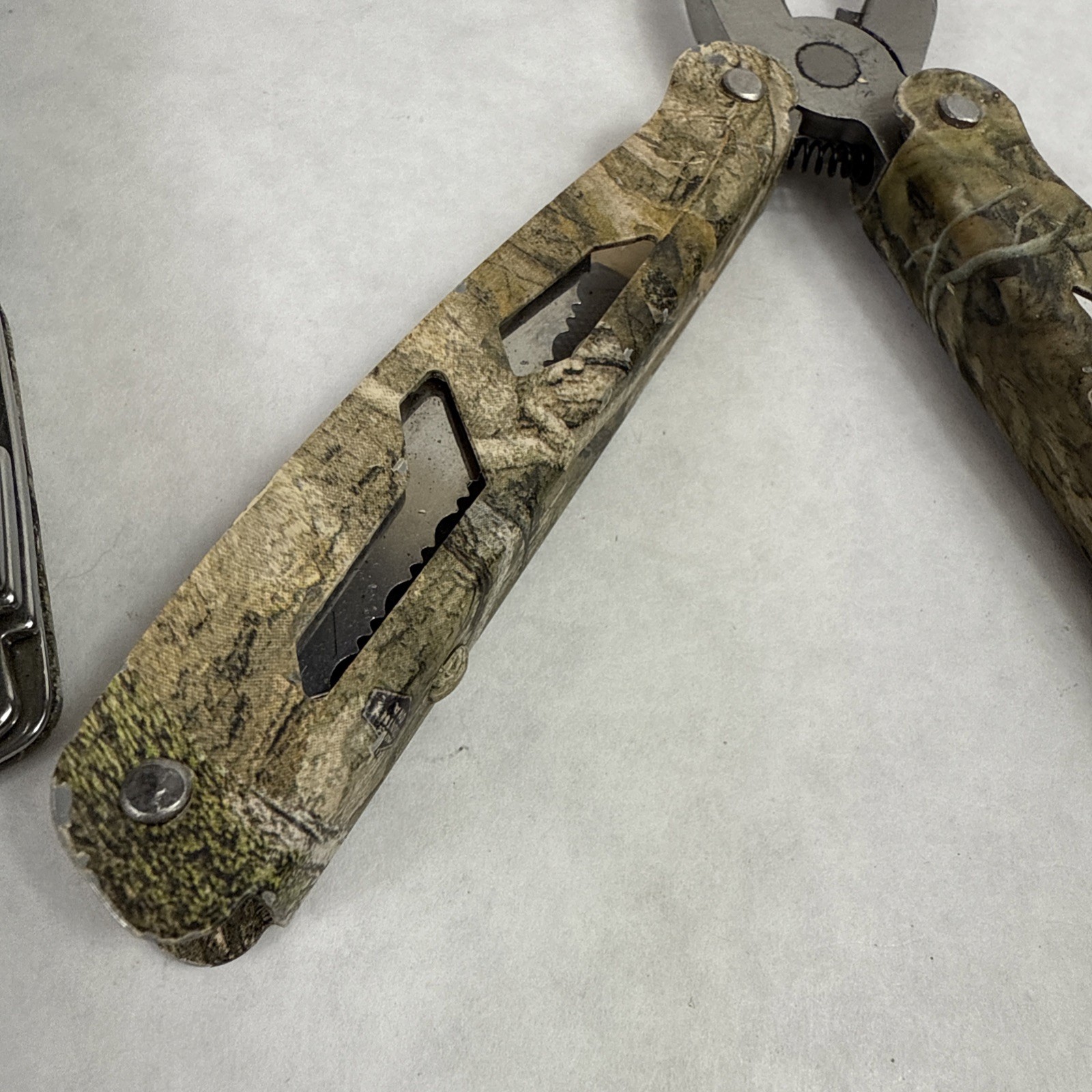 Camo Multi Tool Mossy Oak & Ozark Trail *See Photos Read