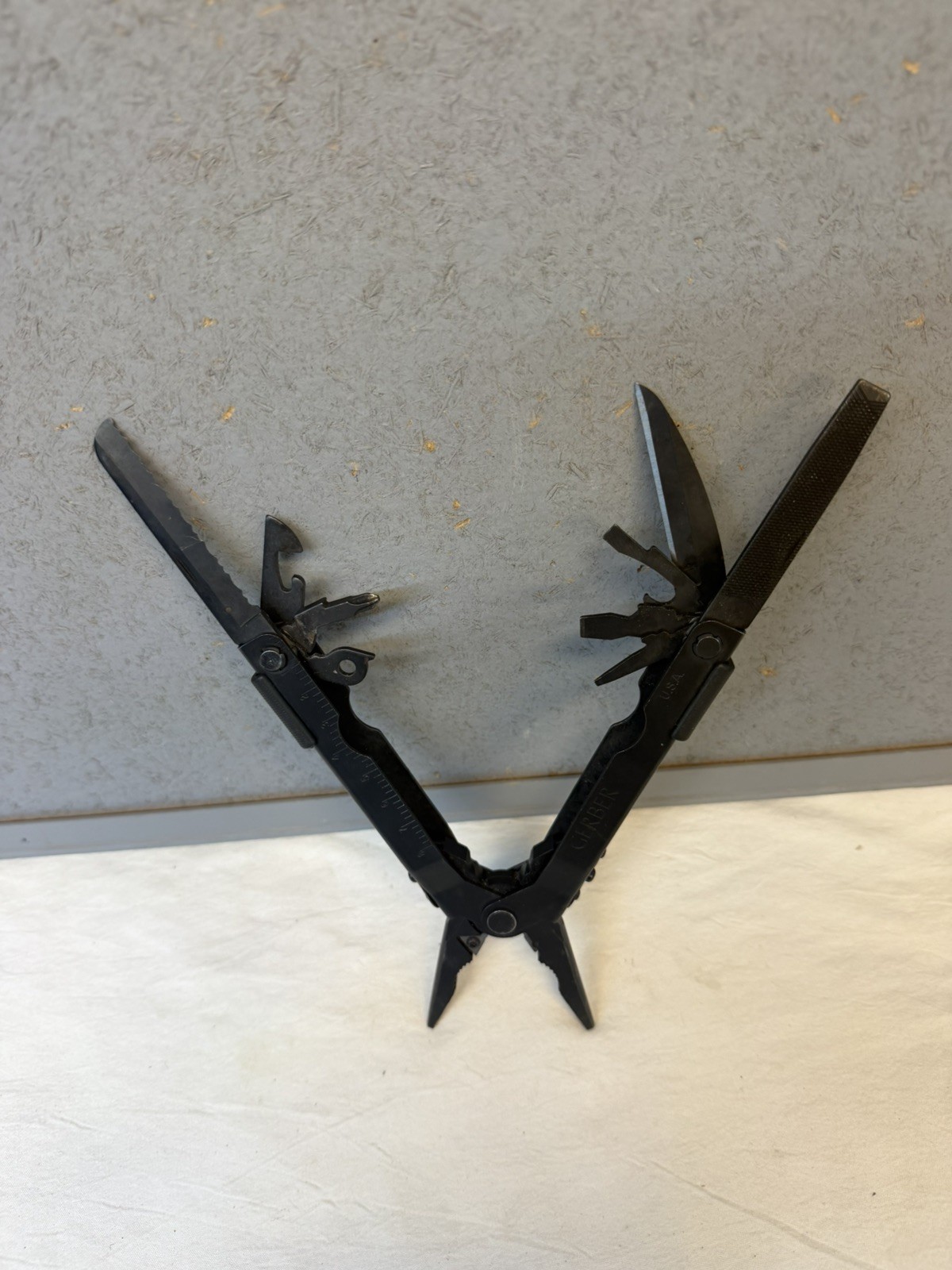Gerber Multi-Tool / Black Oxide / Knife, File, Pliers, Bottle Opener, More / USA