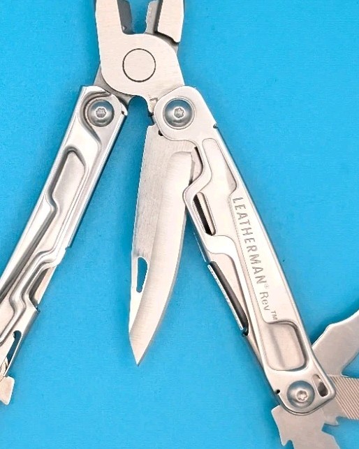 Leatherman Rev 3.8″ Multi-Tool, Stainless! With Sheath!