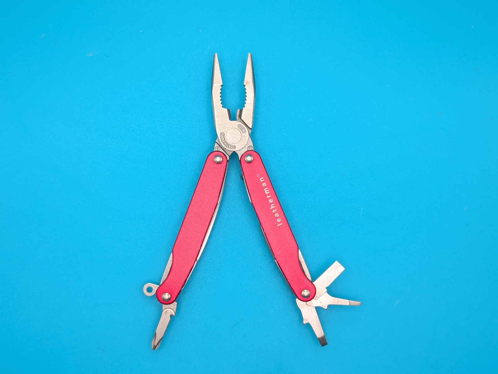 Leatherman Juice C2 Red Multi Tool! RETIRED!