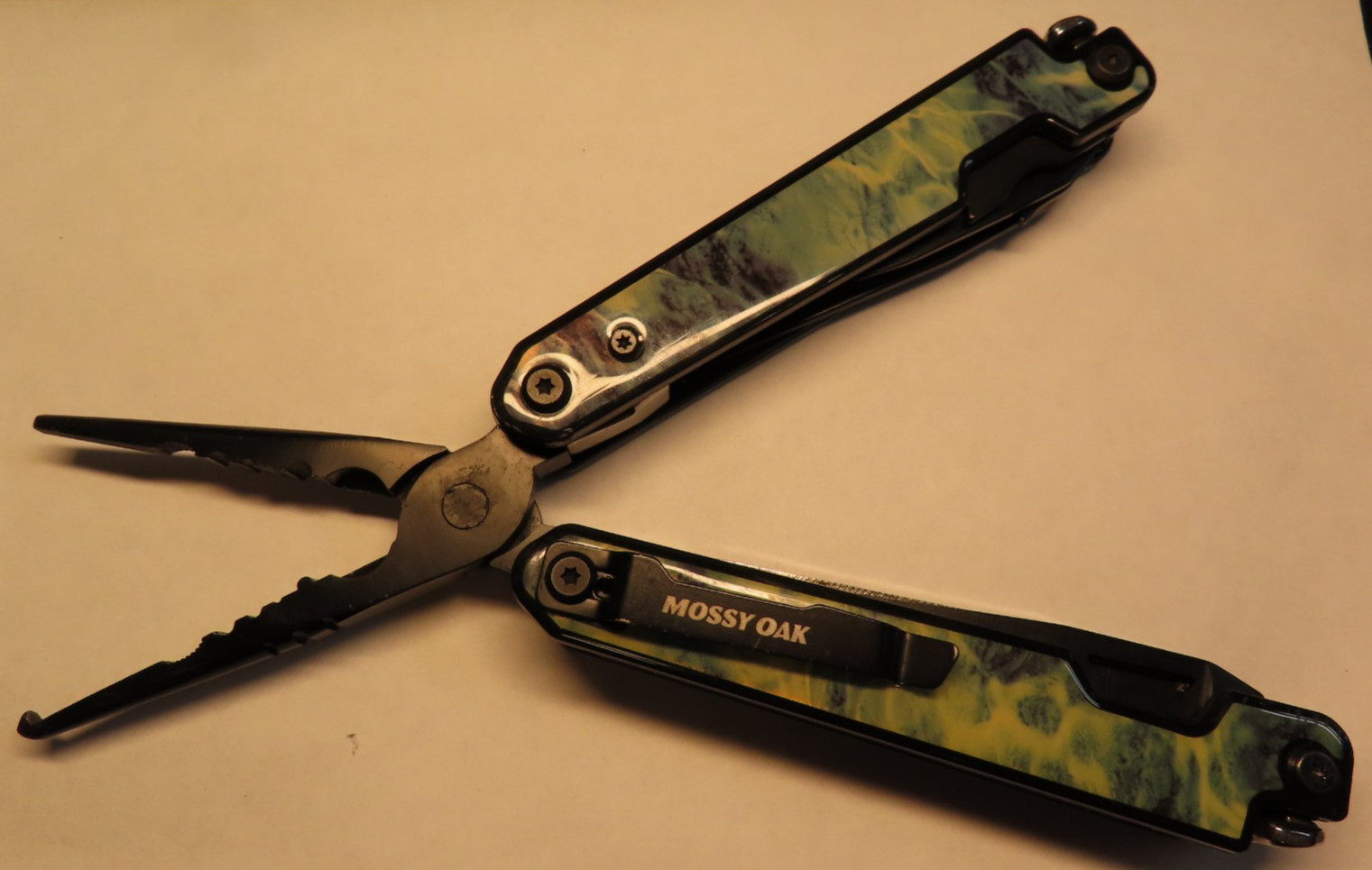 Mossy Oak Multi Tool VERY COOL EXCELLENT CONDITION