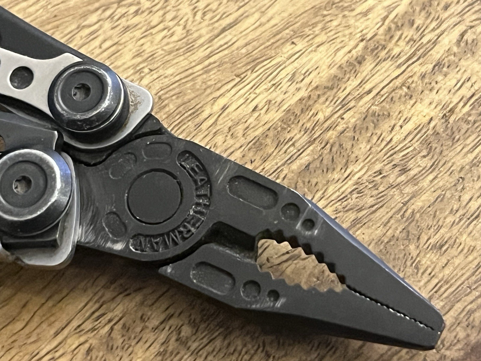 2020 Leatherman Skeletool MultiTool Black Oxide SUPER NICE!! w/New Nylon Sheath