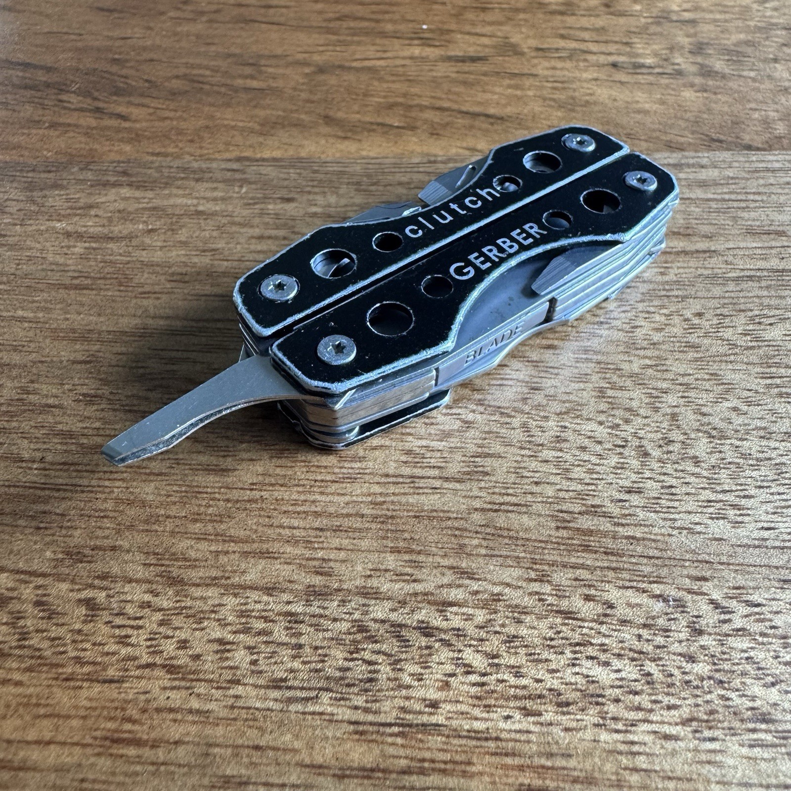 Gerber Clutch Small Rugged 7-in-1 Multi-Tool