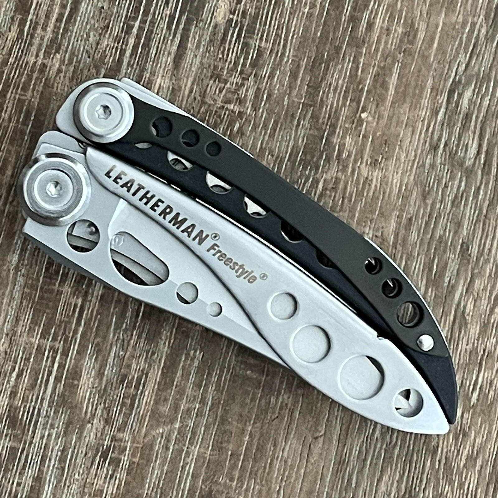 Leatherman Freestyle multitool with classic vintage design box. Discontinued