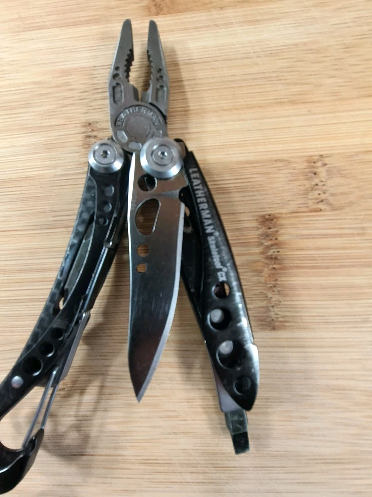 Leatherman Wave Black Oxide / Sheath/Leatherman Skeletool Cx Black Carbon Fiber
