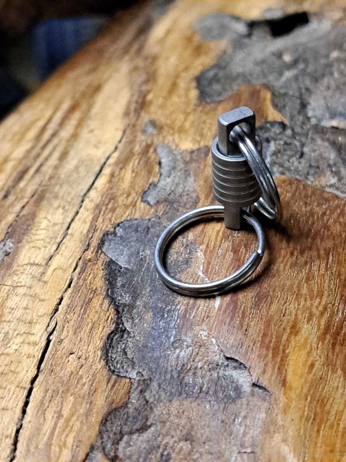 Pro Mini Series Titanium Swivel With 15mm Titanium Keyrings