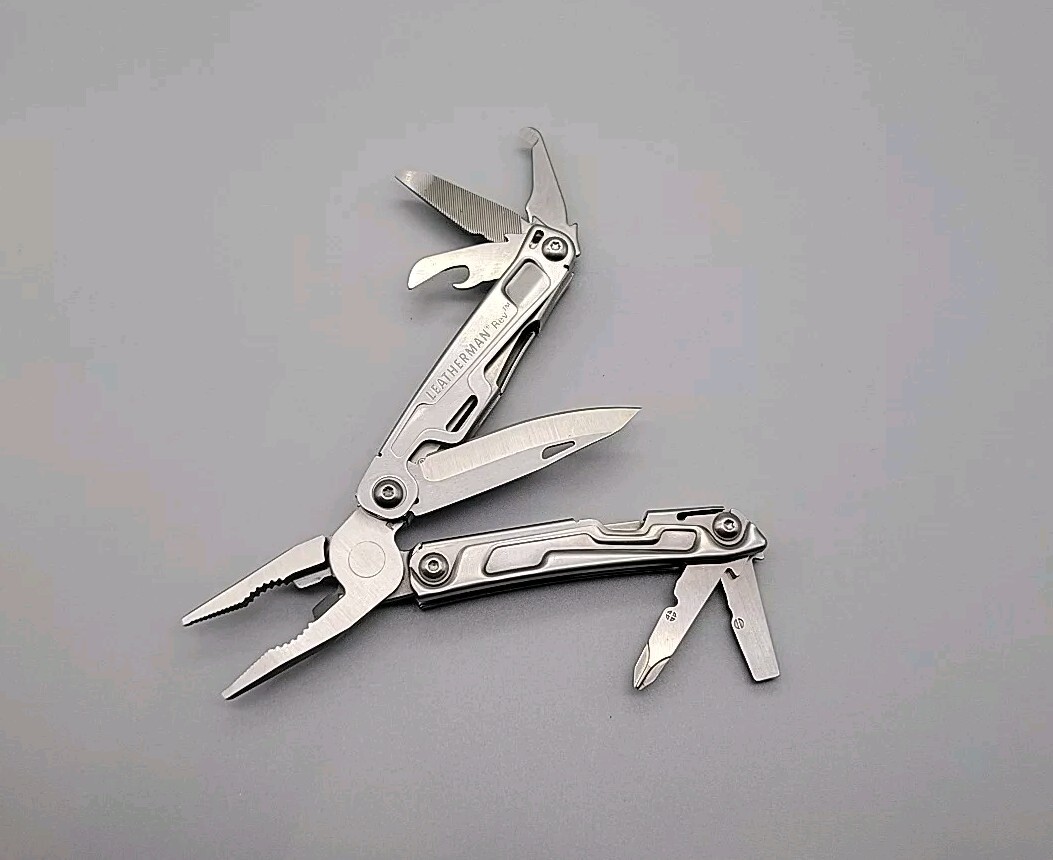Leatherman Rev Multi-Tool – Pliers, Knife, Screwdrivers, Can Opener, File