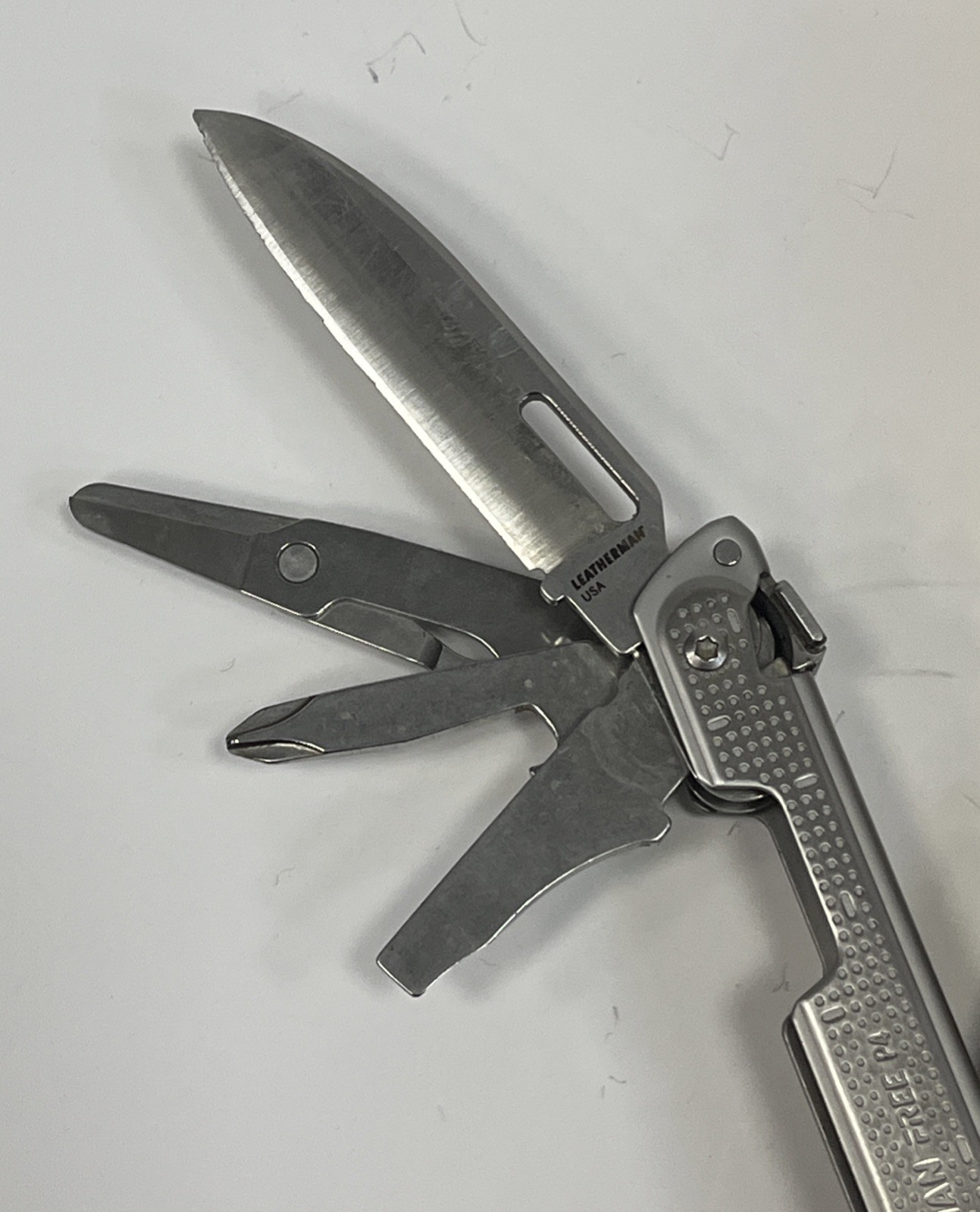 Leatherman Free P4 Multitool Multi-Tool Pliers Tool