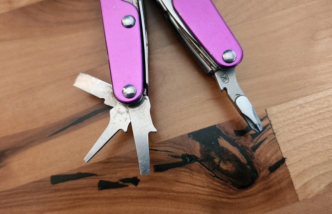 RARE Leatherman Juice XE6 Purple Thunder Pliers Multitool- Great Condition U8