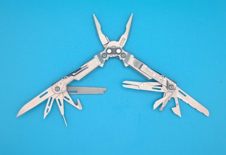 SOG PowerPint Tool Compact Lightweight Silver Multi-Tool!