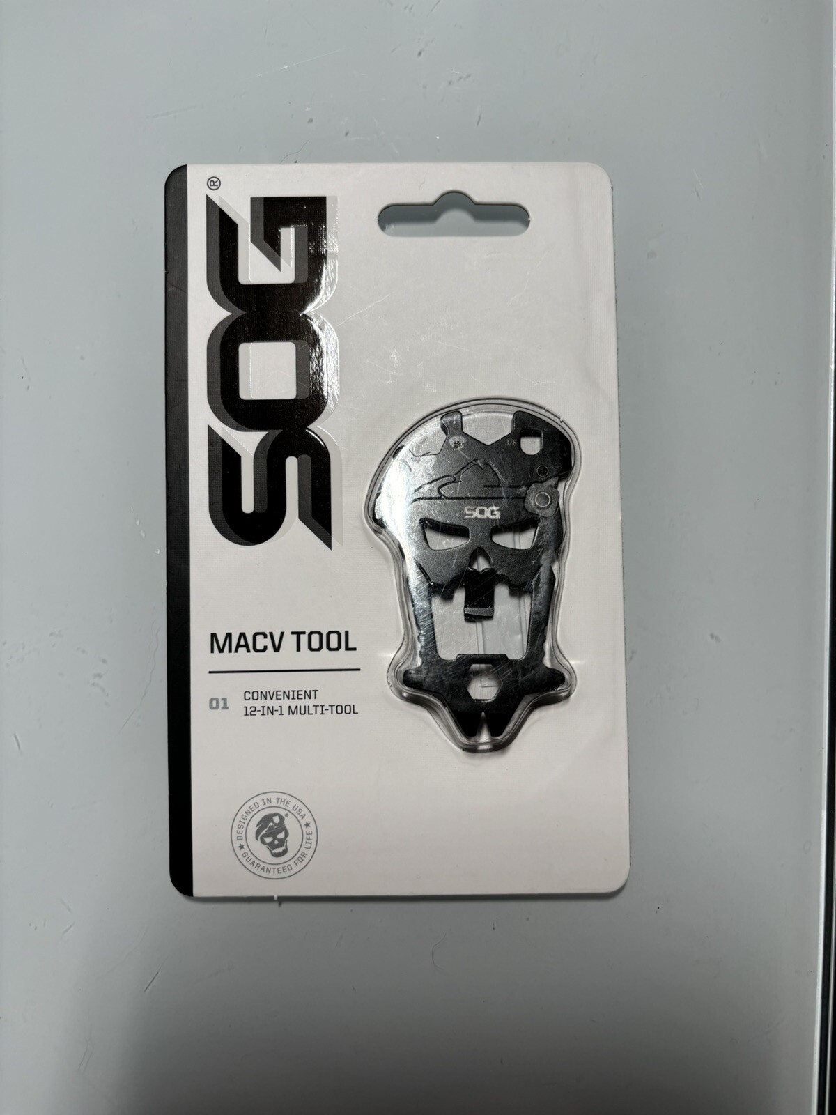 SOG MacV Tool SM1001 – Hardcased Black, 12 Tools in One: One Size, Black