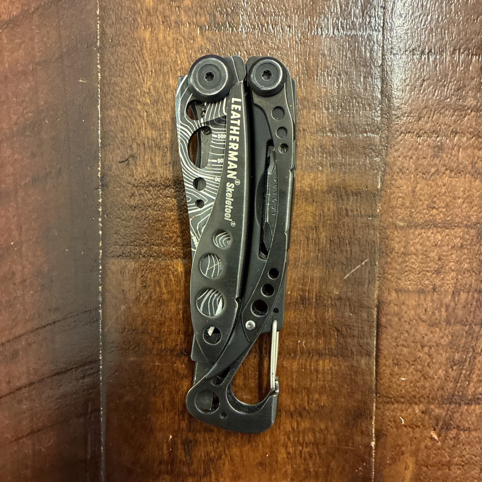 Leatherman Skeletool Multi-Tool – Topo – Black – Nice!