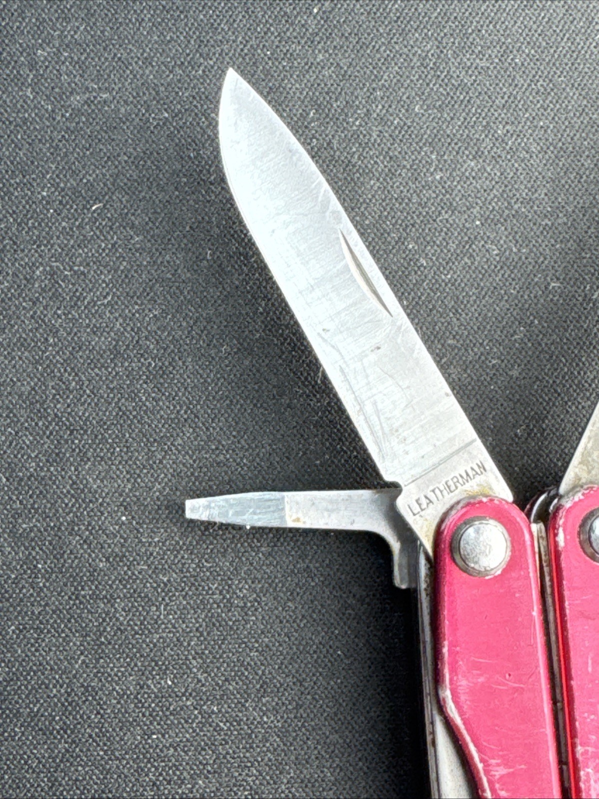 Leatherman Squirt E4 Multi-Tool w/Wire Strippers Radioshack – Parts/Repair