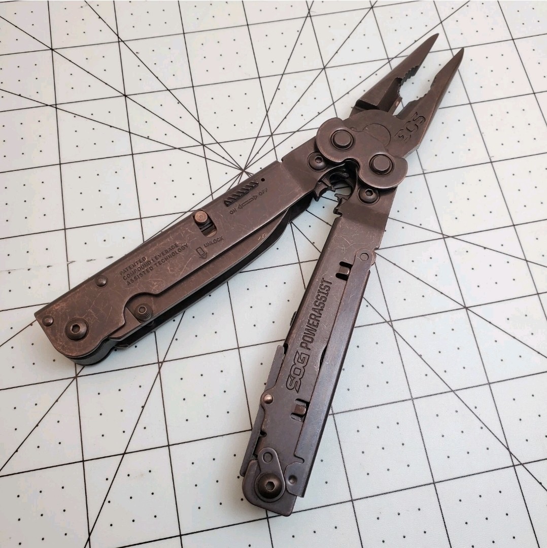 SOG POWERASSIST MULTI-TOOL BLACK POCKET MULTI-TOOL WITH CASE
