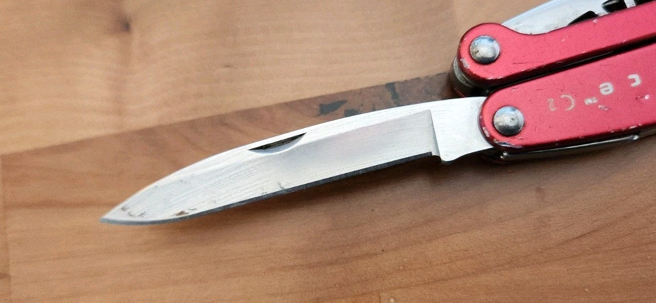 Leatherman Juice C2 Multi Tool Inferno Red Retired Vintage Preowned – Great U9