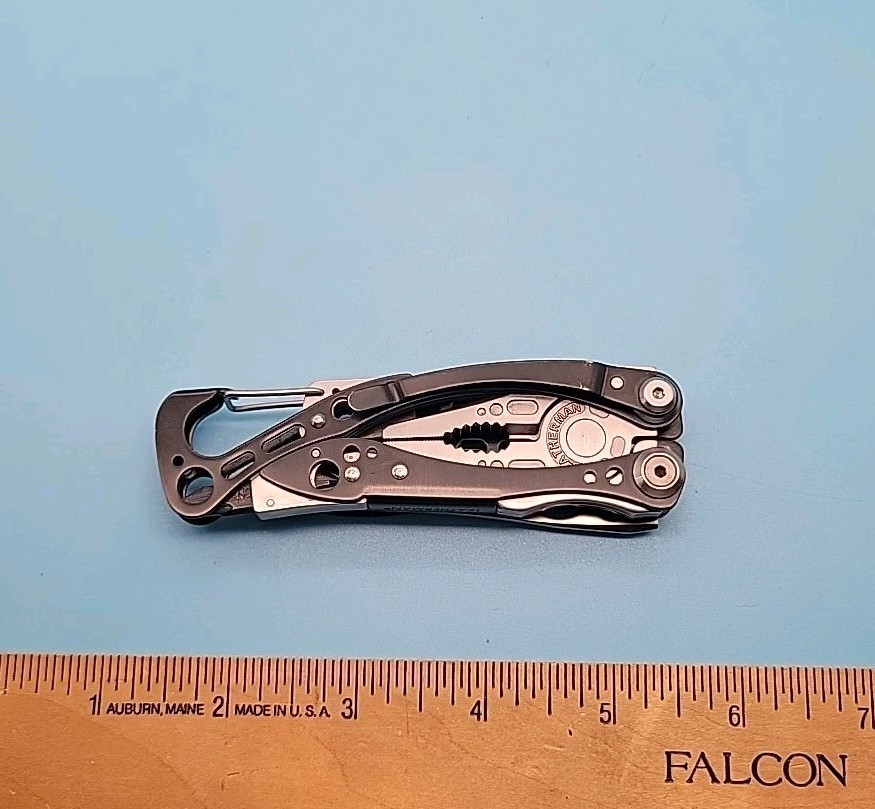 Leatherman Skeletool CX Multi-Tool – Plain Edge 154CM Blade – Driver Bits