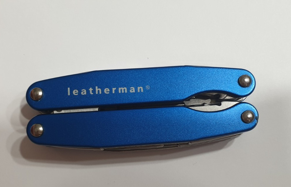 🔥 Leatherman Multi Tool Juice SC2 Blue Retired Walmart Rare Nice Condition