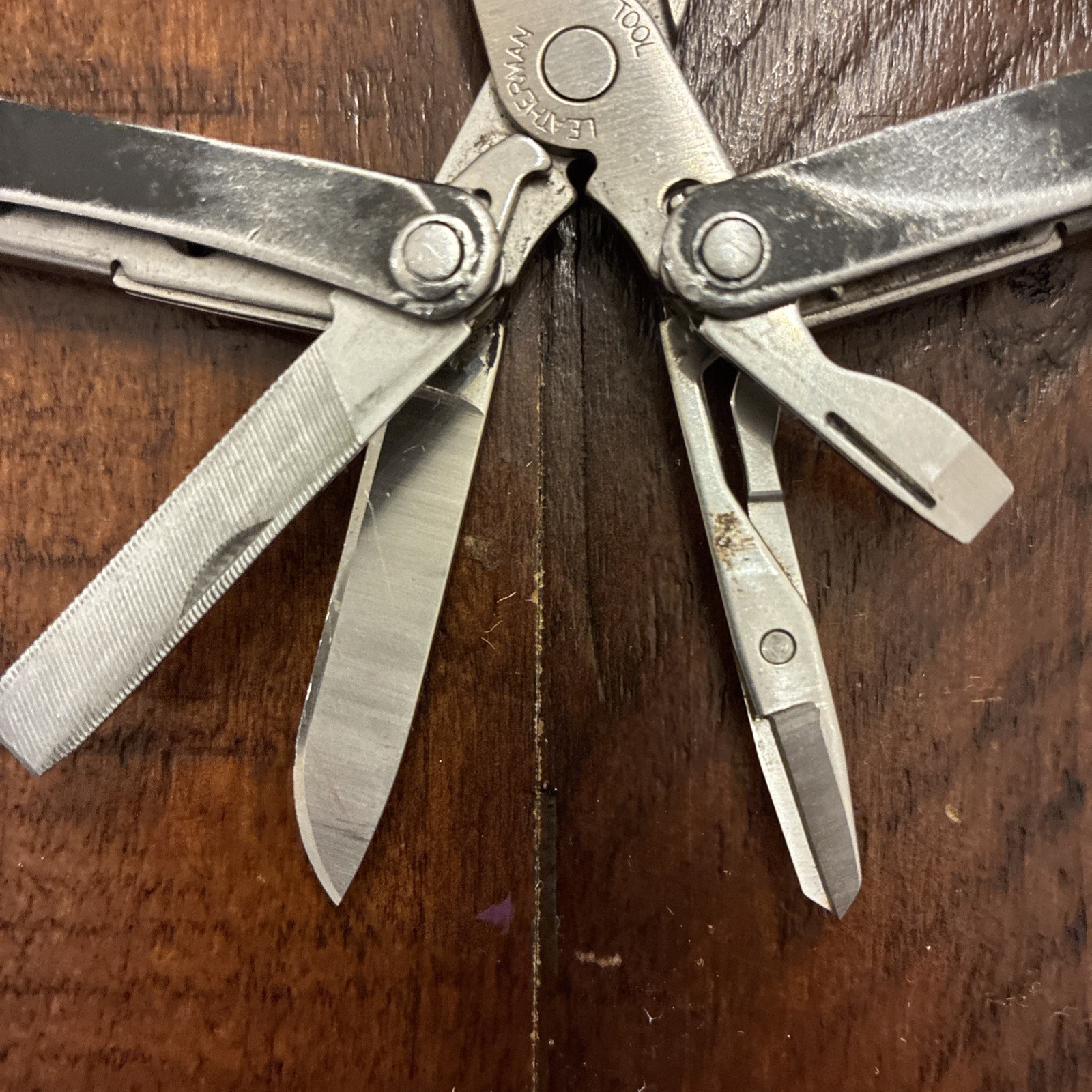 Leatherman SQUIRT PS4 Multi-Tool With Pliers Scissors Knife – Read Description