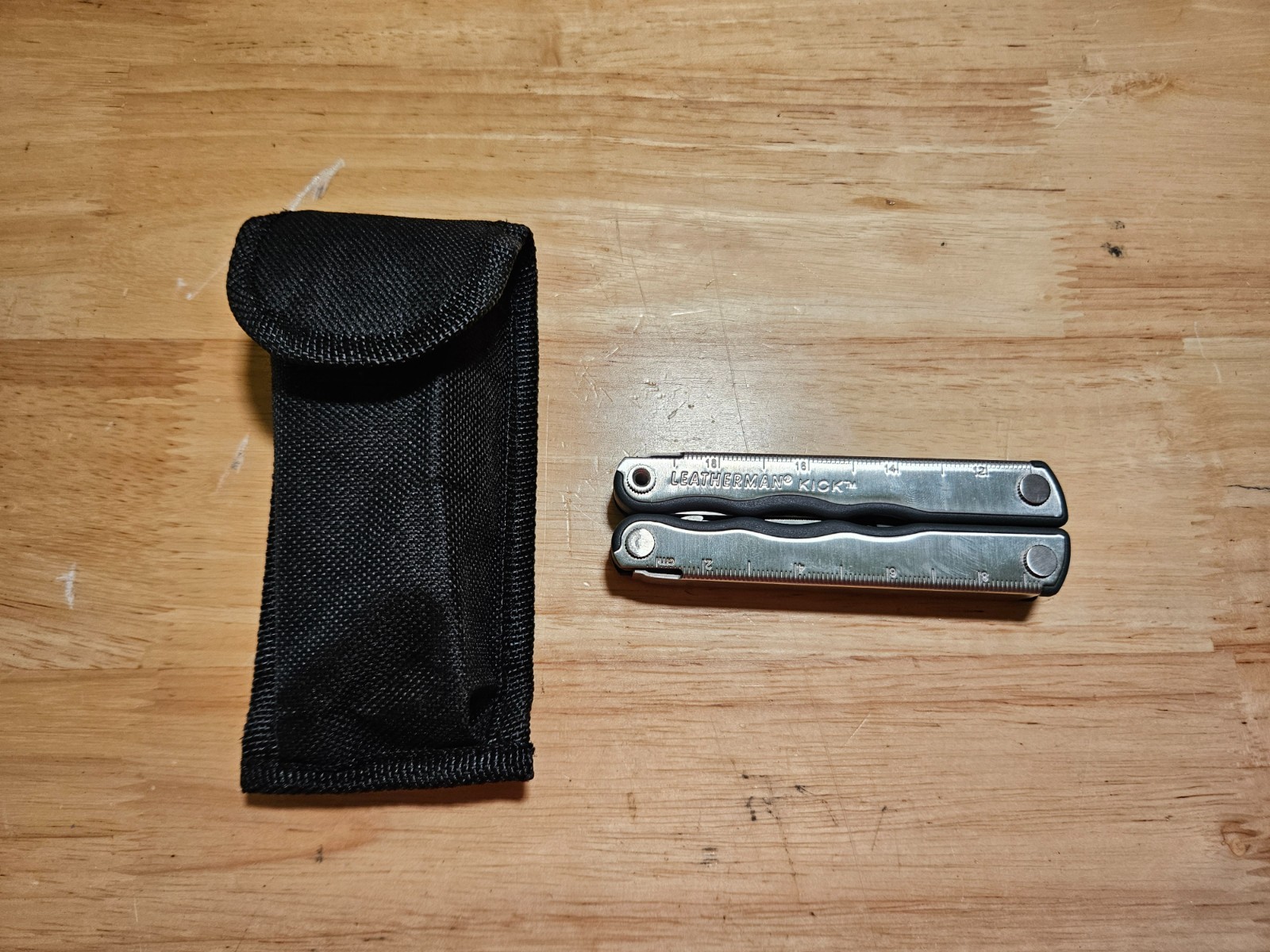 VINTAGE Leatherman Kick Multi-Tool 12-in-1 with Carry Case