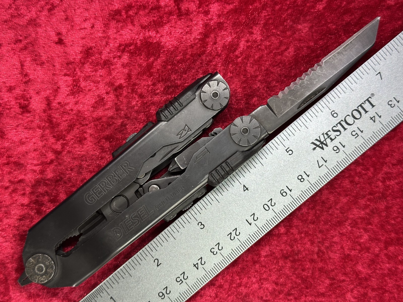 Gerber Diesel Multi-Plier Black NeedleNose 12 Tool Multi-Tool w/Sheath (615)