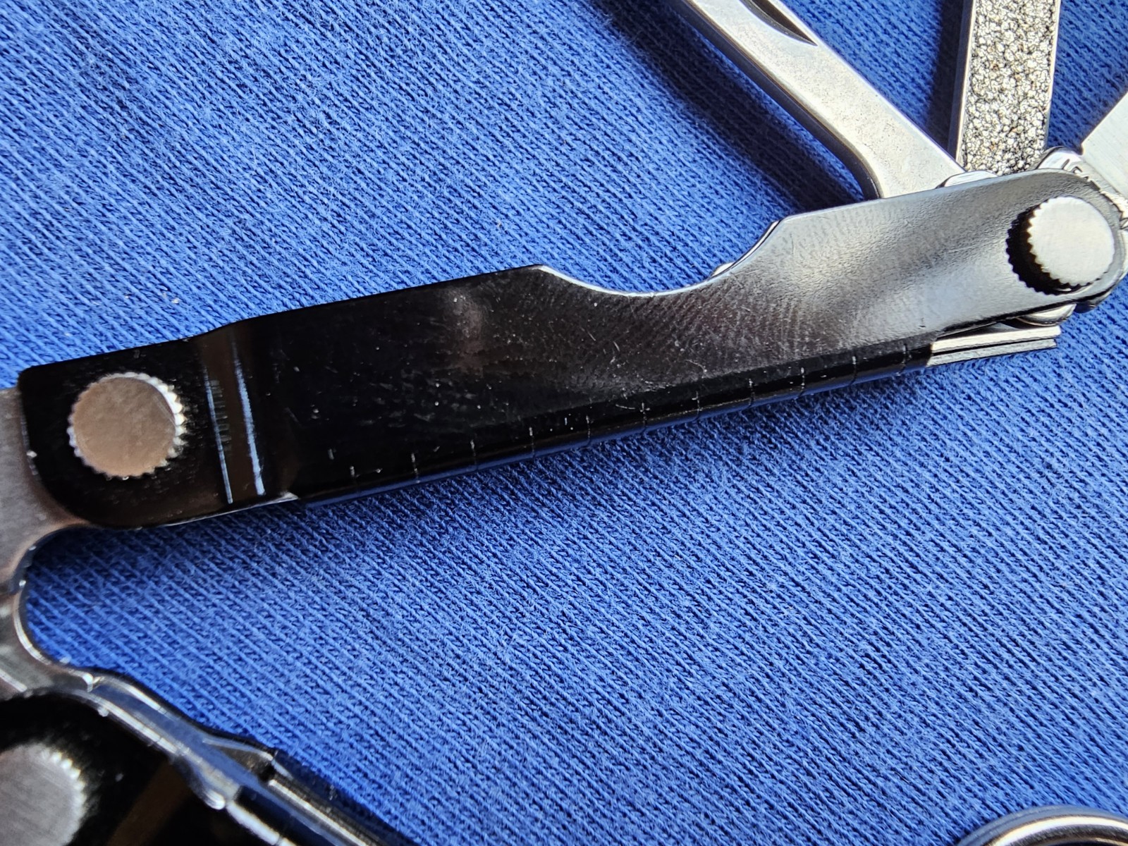 Leatherman Micra Mini Multi-Tool, Knife, Scissors, Key Ring, Black.
