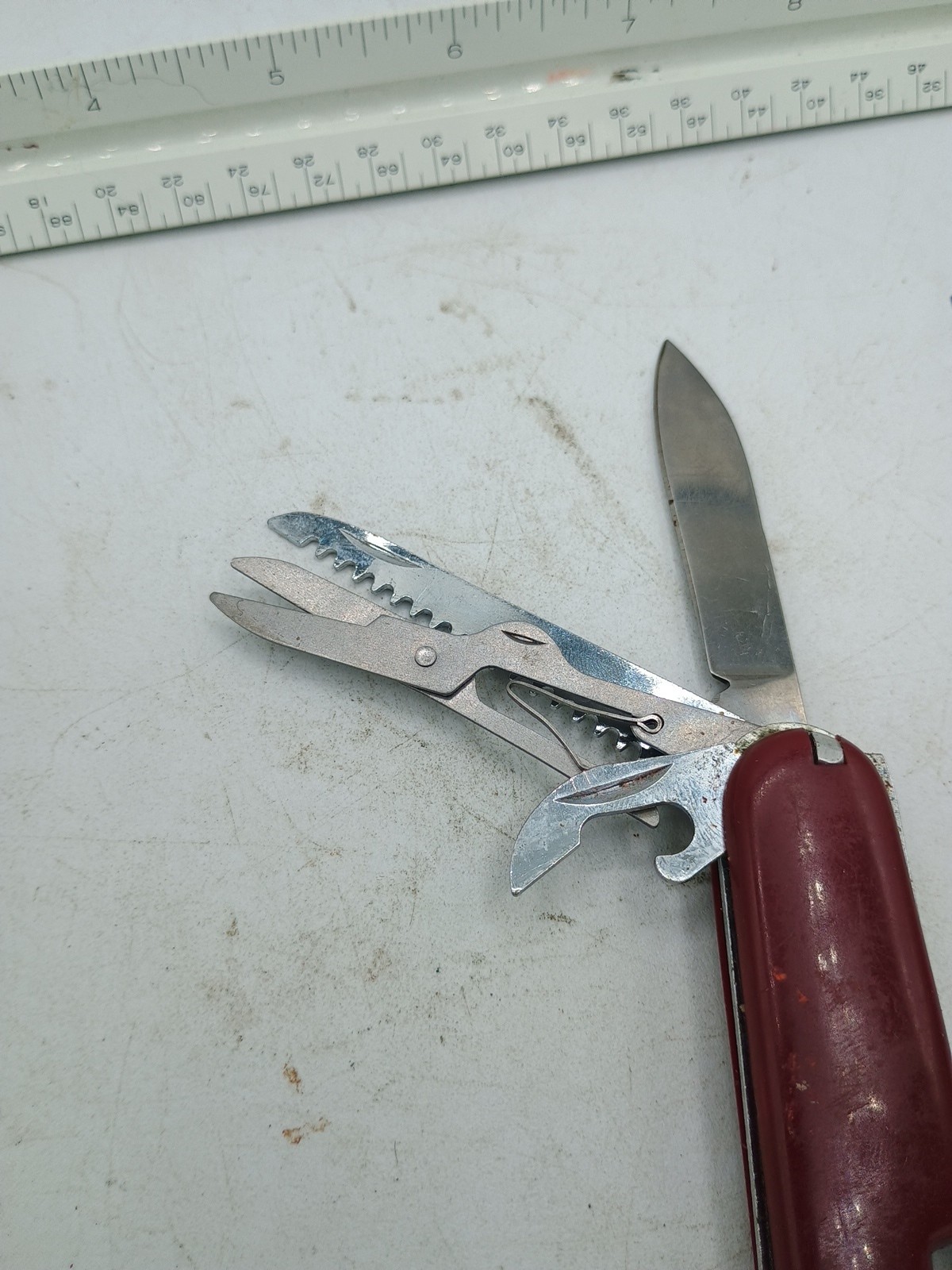 Multi-Tool Pocket Knife Multi-Purpose with 8 Functions. Vtg