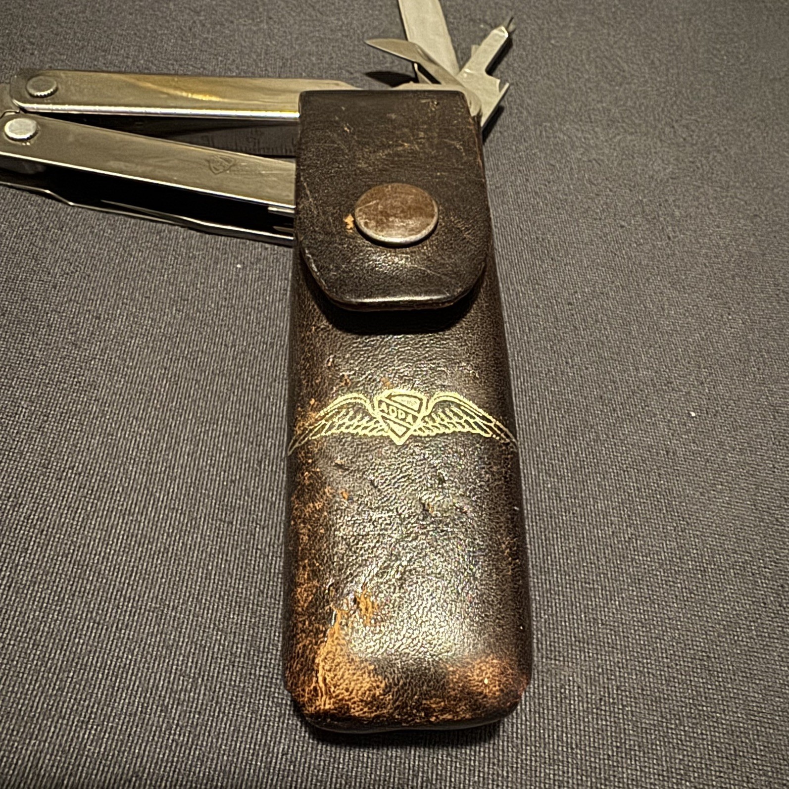 AOPA AIRCRAFT OWNERS & PILOTS ASSOCIATION LEATHERMAN TOOL PST 1993 LEATHER CASE