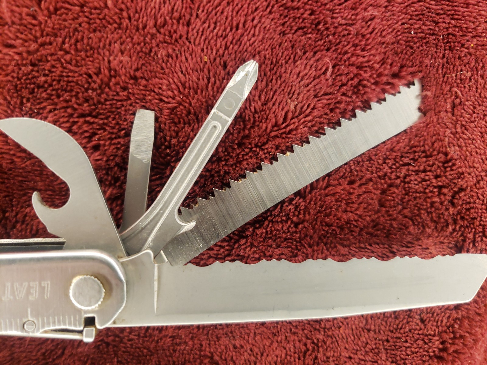 🔪 Leatherman Core Multi Tool