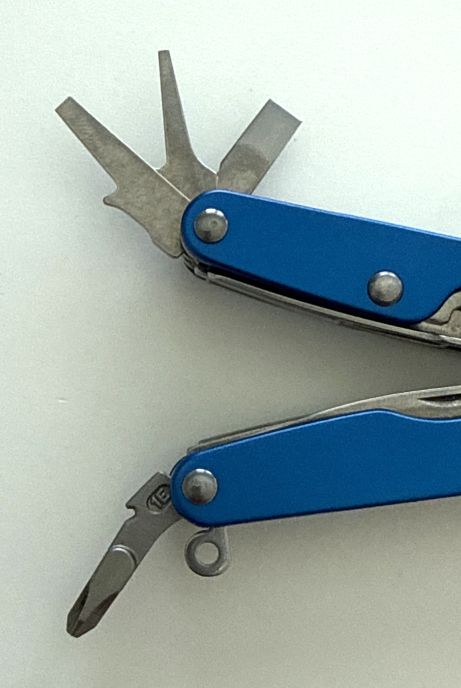 Leatherman Juice CS4 Multi-Tool Blue USA