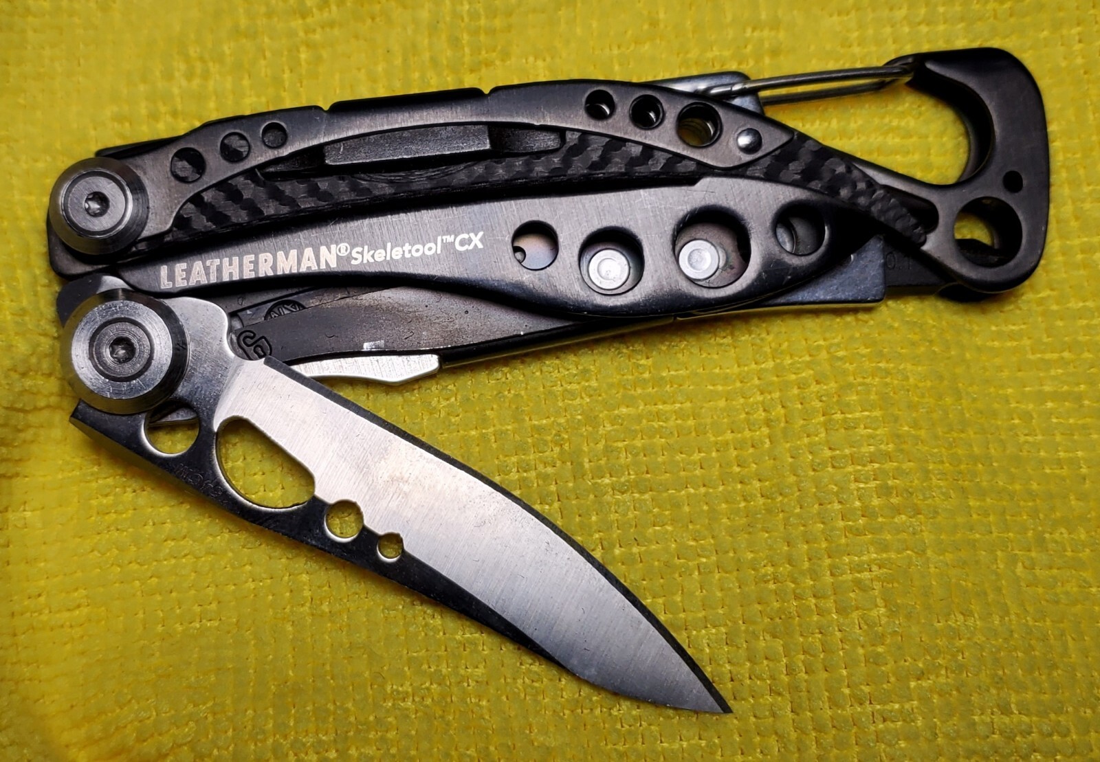 Leatherman 830849 Skeletool CX Multi-Tool Clean -USA Made Sharp! Carbon Fiber