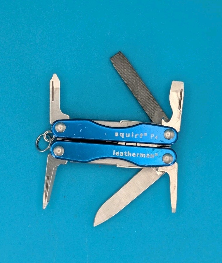Leatherman Squirt P4 Multi-Tool, Key Ring, Retired, BLUE!