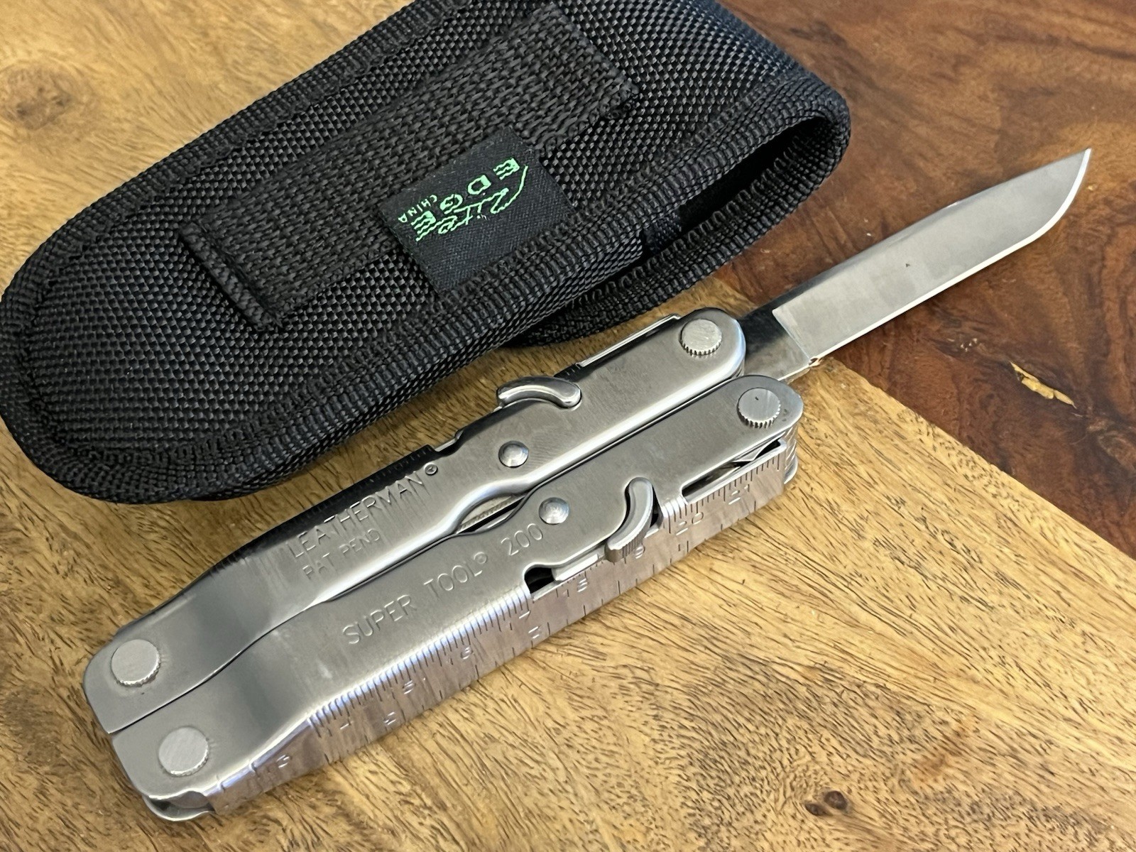 Retired 2005 Leatherman Super Tool 200 Multitool SUPER NICE!!! w/New Sheath