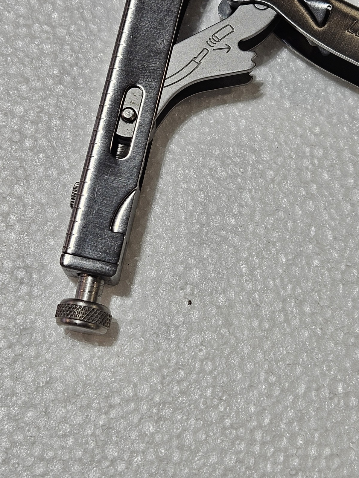 Leatherman Crunch multitool, LEATHER sheath. Made in USA. NEW UNUSED