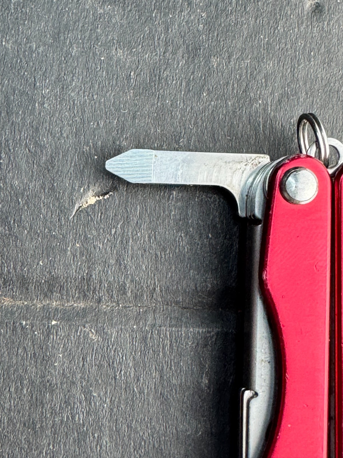 Leatherman Squirt S4 Stainless Steel Multitool Keychain – red