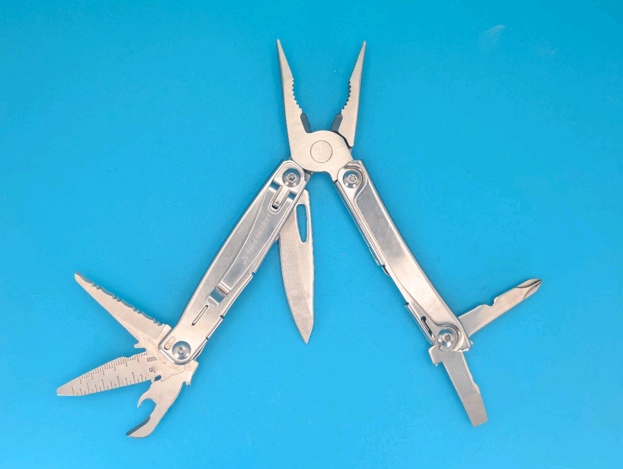 Leatherman Bolster 13 Tool Stainless Steel Multi-Tool!