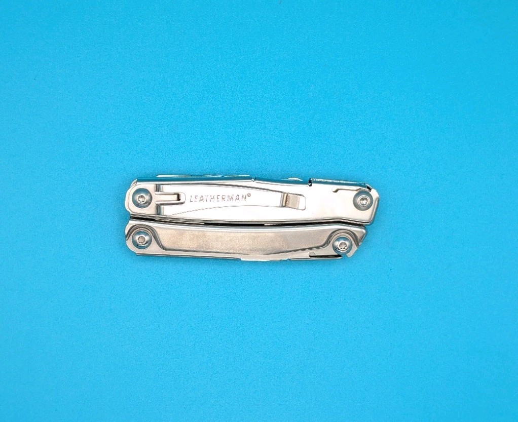Leatherman Rev 3.8″ Multi-Tool, Stainless! With Sheath!