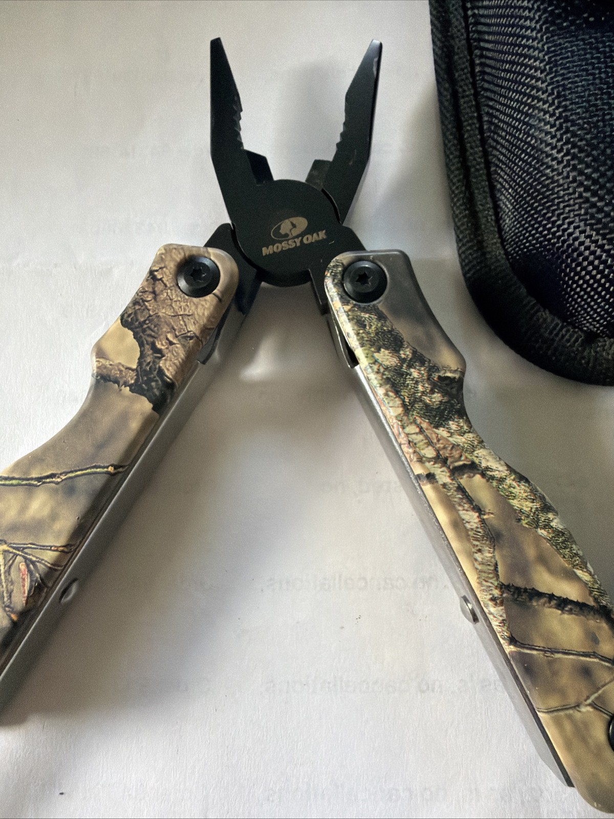 MOSSY OAK 13-in-1 Multi-tool Multi Function Pliers-Folding Pocket Tool w/Sheath