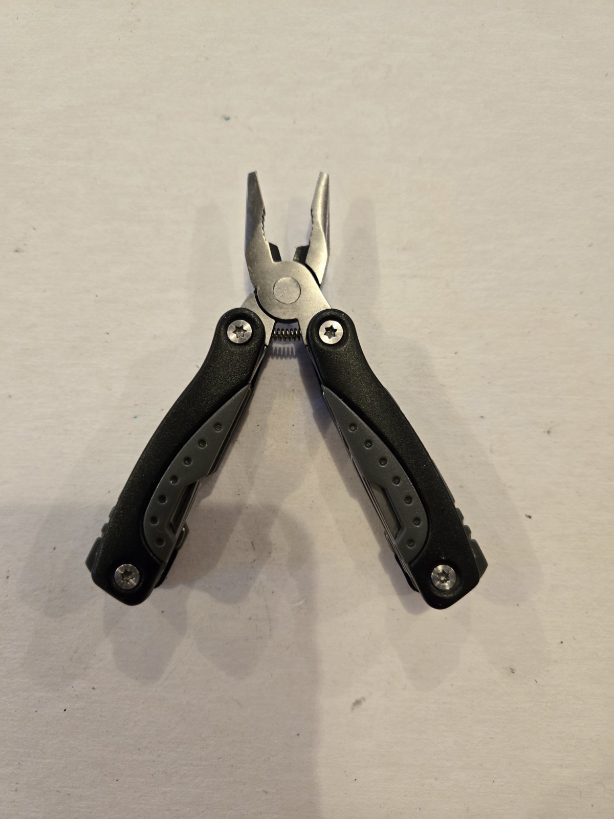Mini Multitool Knife 7 in 1 Small Pocket Multi Tool with Knife and Pliers, Black