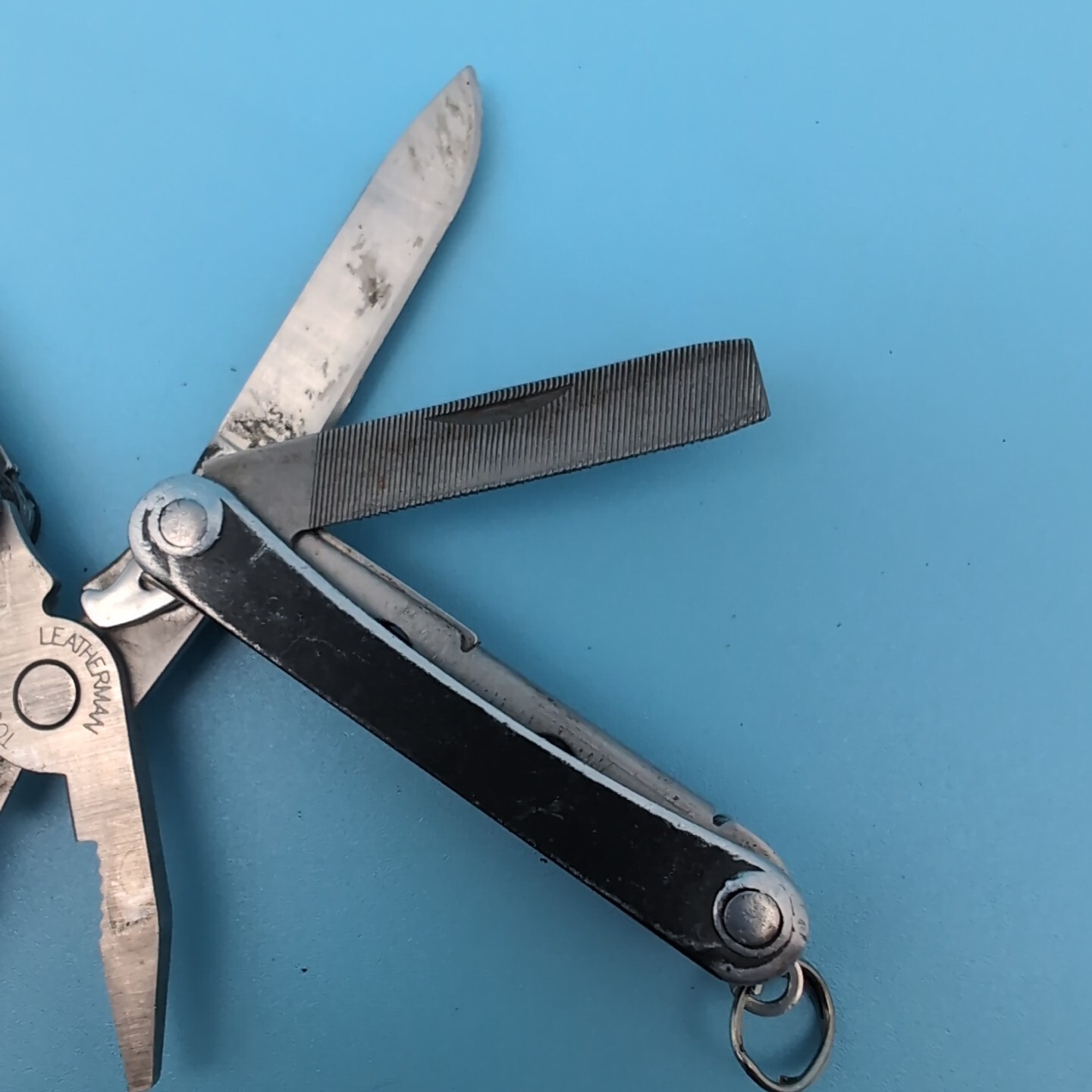 Leatherman Squirt PS4 Multi Tool Knife Pliers Scissors MATTE BLACK Q91