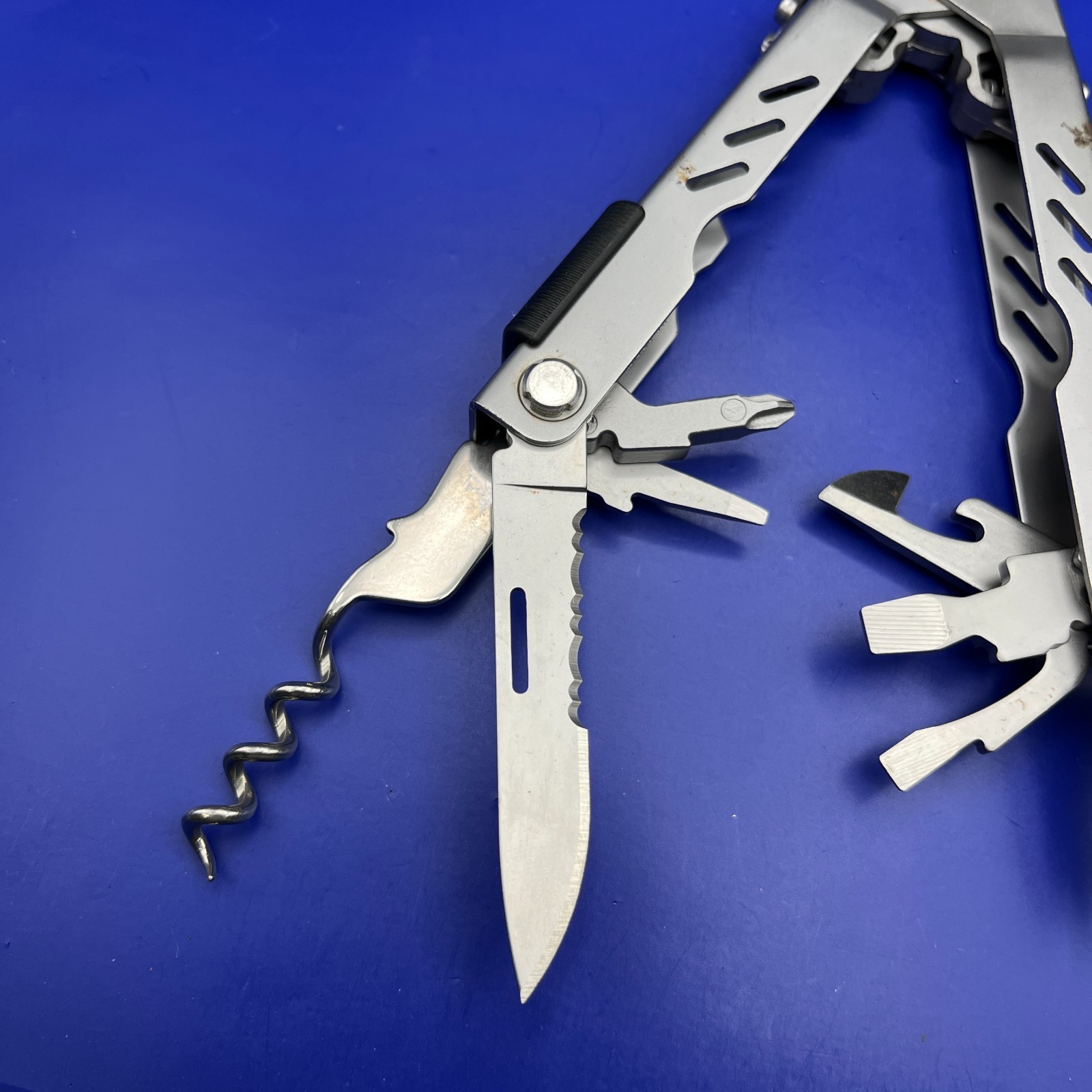 Gerber MP400 Multitool Stainless Steel w/ Corkscrew