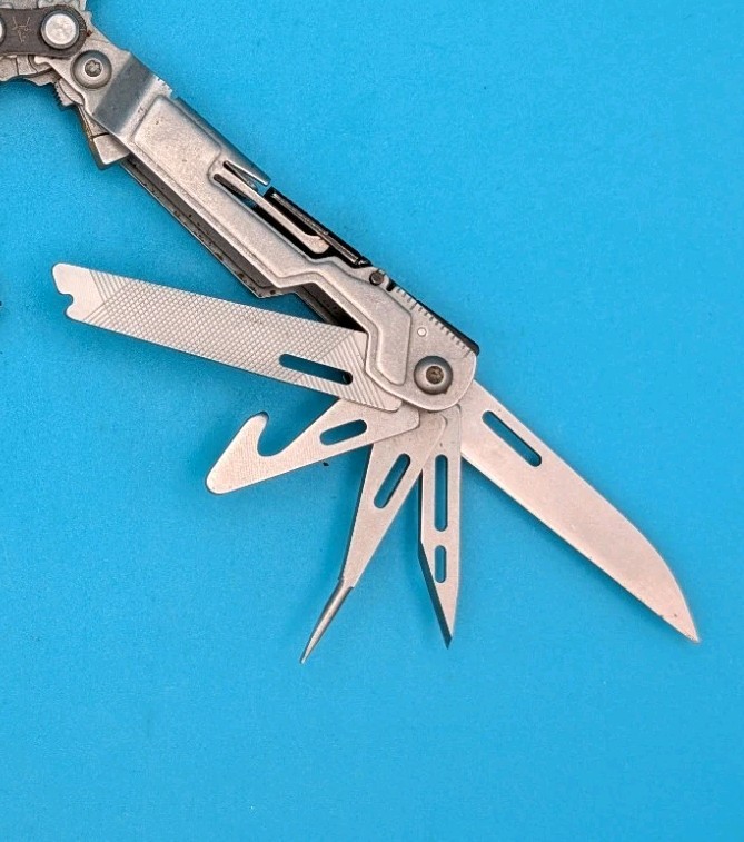 SOG PowerPint Tool Compact Lightweight Silver Multi-Tool!