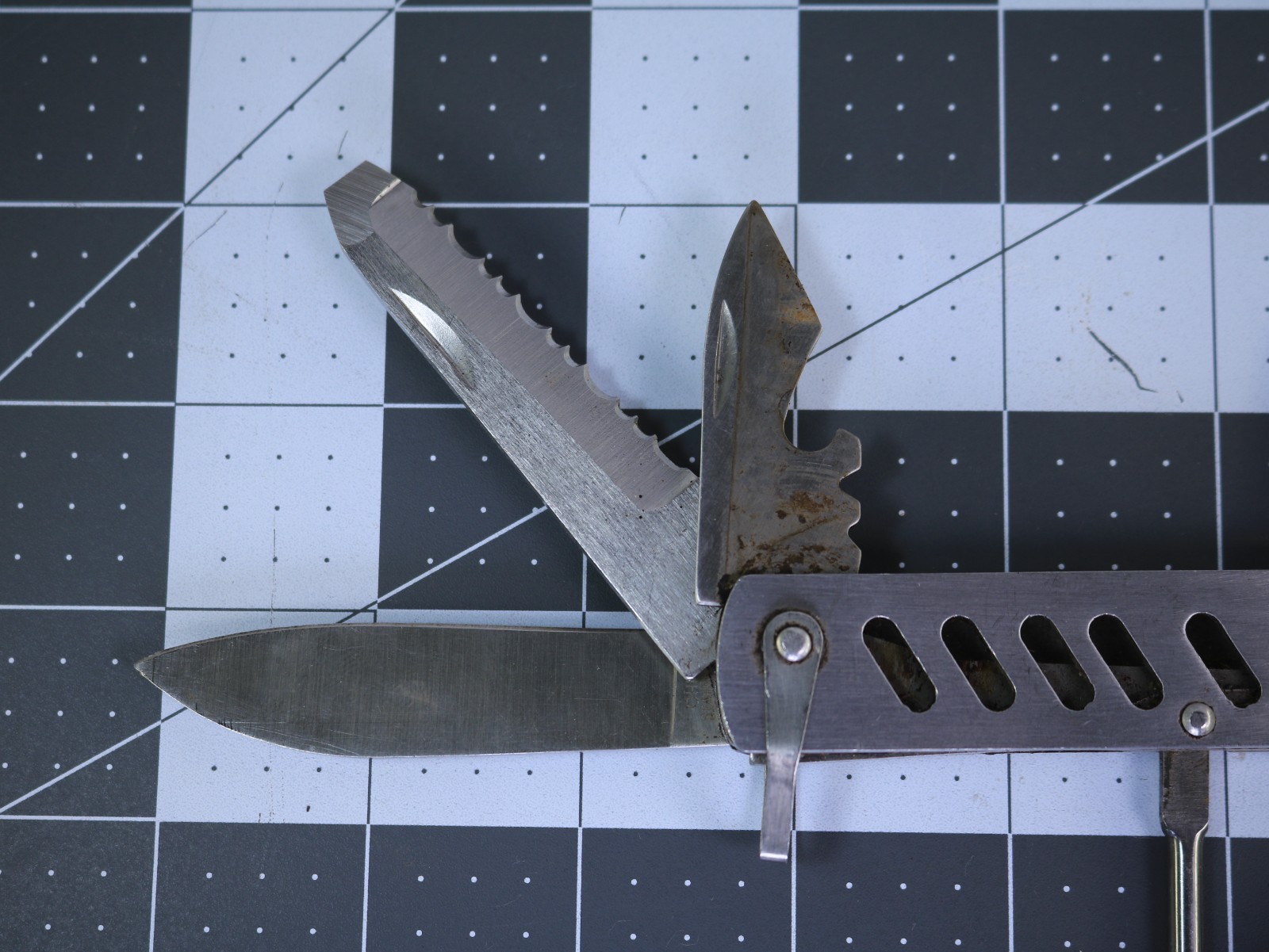 Valerus Spirit Multi-Tool Pliers Knife Saw Screwdriver File Camp Utility EDC !