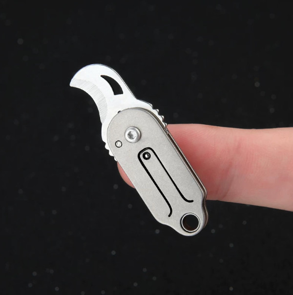 Titanium alloy Pocket EDC Tool Keychain/Survival/Emergency
