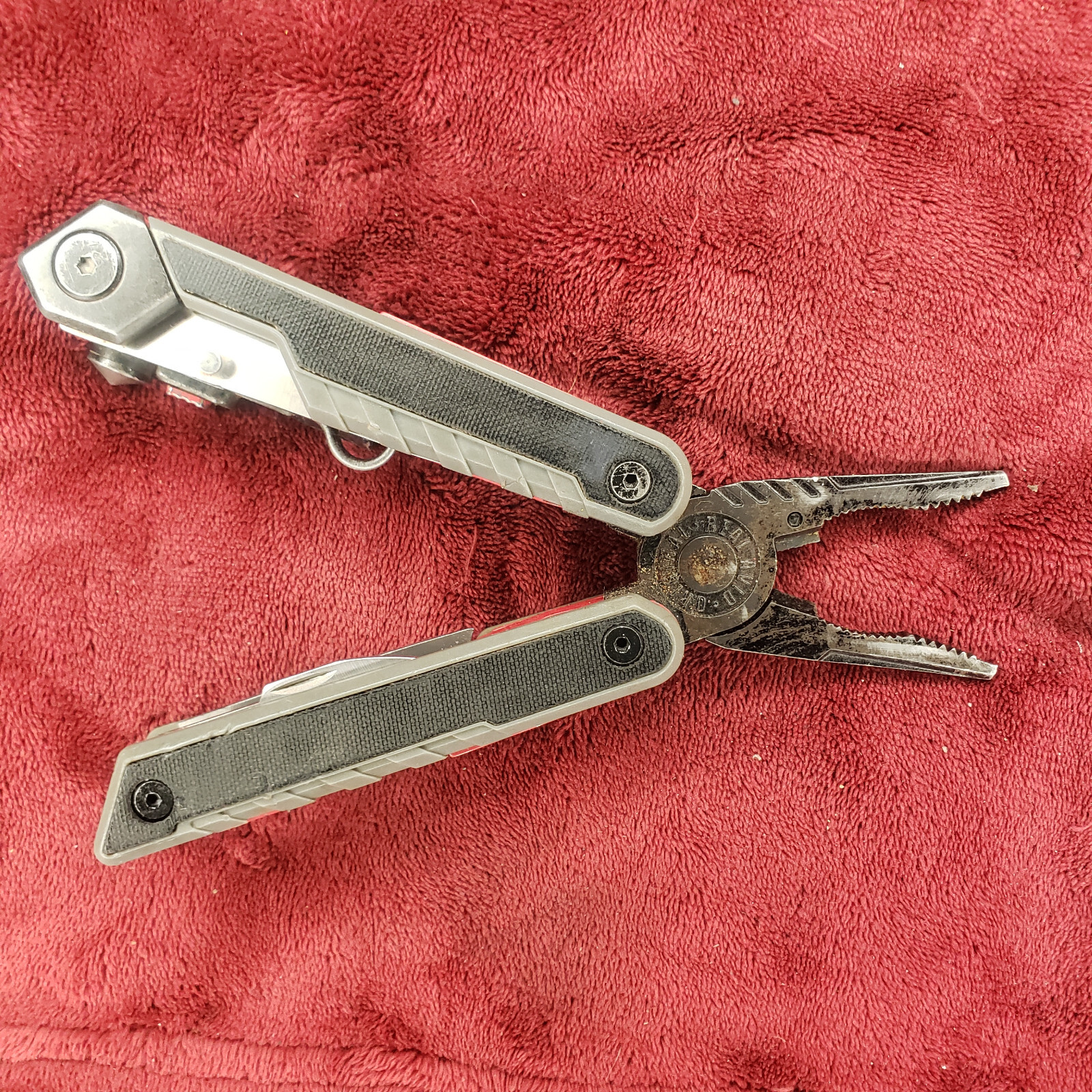 🔪 Real Avid AVGTMAX Gun Max Grey Plier Folding Knife Multi-Tool read