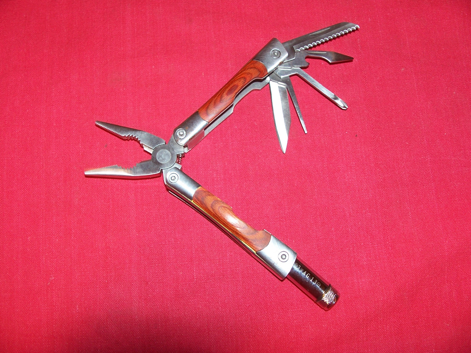 Eddie Bauer Multi Tool Pocket Knife Saw Pliers Hunting Camping Survival Car Boat